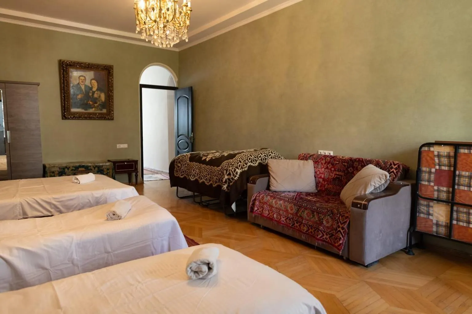 Wine House Hotel Tbilisi 0*,  Georgia